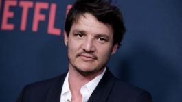 Foto que representa a Filtran FOTOS de Pedro Pascal al pasear del brazo con guapo exfutbolista chileno; serían pareja