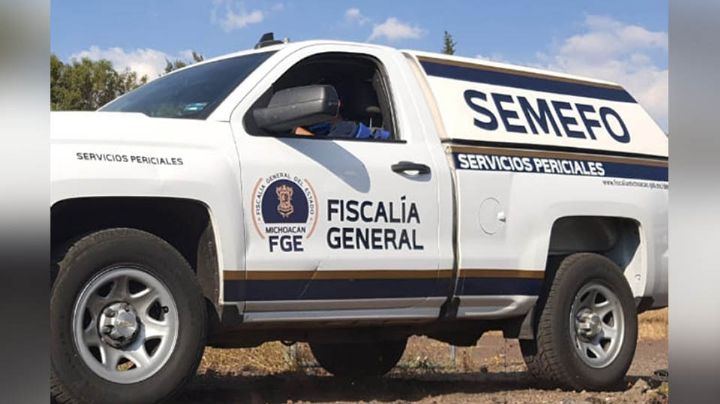 Comando armado da muerte al ocupante de una camioneta en carretera de Michoacán