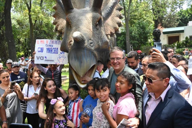 Dinosaurios en Los Pinos