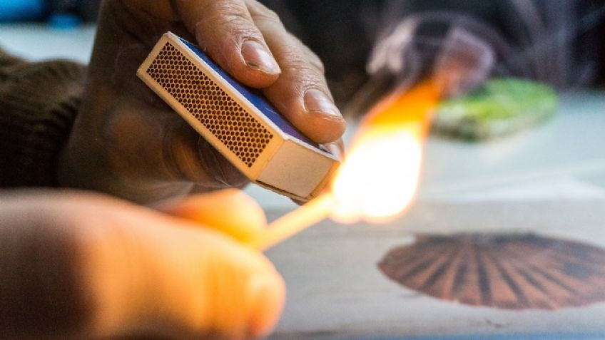 Brasil: Dos sujetos queman a dos jovencitas que esperaban el autobús; ambos siguen prófugos