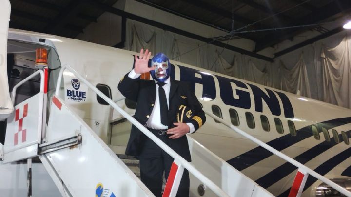 Aerolínea presenta avión con máscara de Blue Demon Jr; un homenaje a la Lucha Libre mexicana