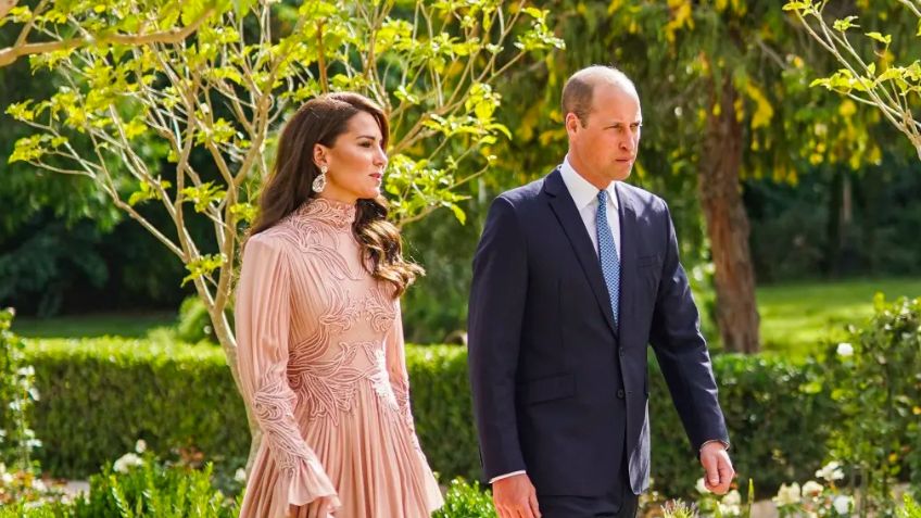 VIDEO: ¿Celoso o macho? Tunden al Príncipe William por apresurar a Kate Middleton en evento social