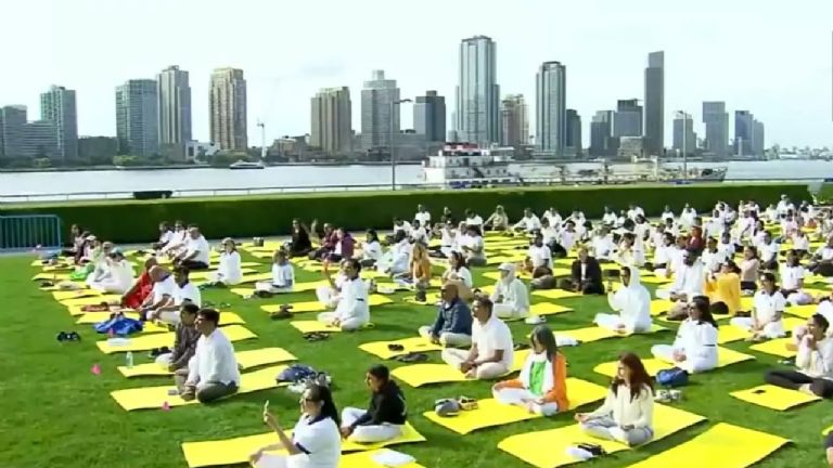 Día Internacional del Yoga