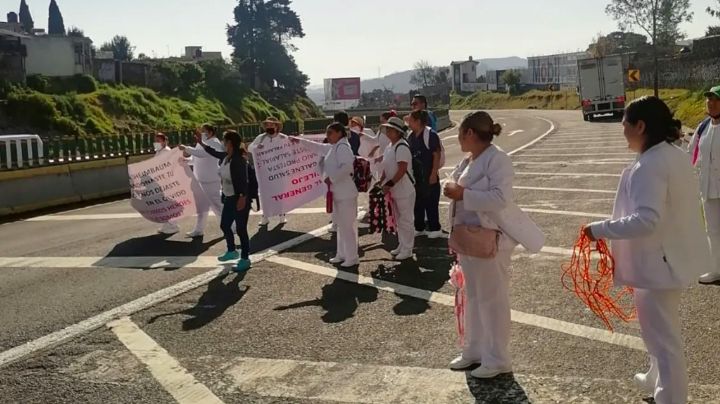 Caos en CDMX: Bloqueos y accidentes colapsan la México-Cuernavaca en pleno arranque del fin de semana