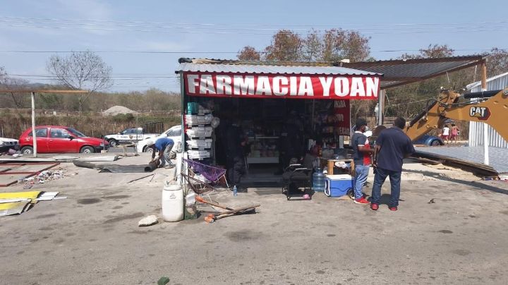 Desarticulan 11 farmacias clandestinas que ofrecían medicamentos del sector salud; hay dos detenidos