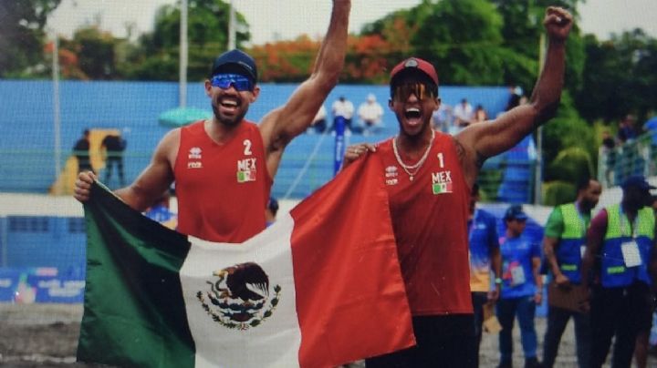 ¡México hace historia en voleibol de playa! Juan Virgen y Miguel Sarabia logran el primer oro en JCC