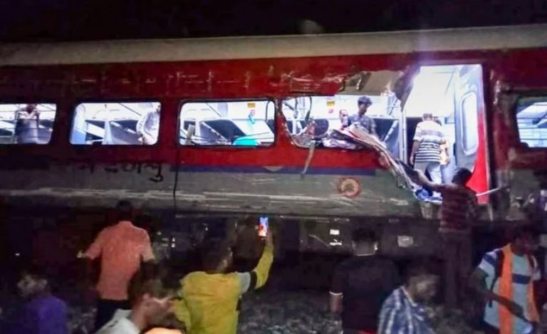 Choque de trenes India 