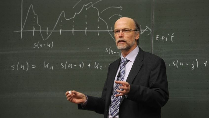 Profesor reprueba a 18 estudiantes universitarios por usar Chat GPT para responder un examen