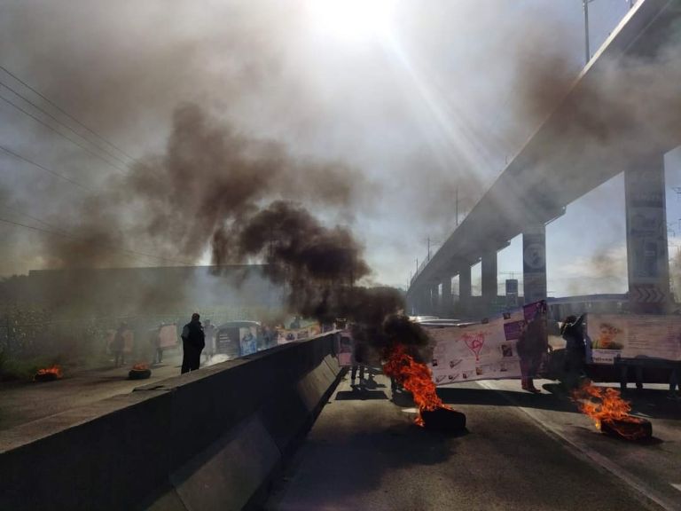 Bloqueo en la México-Toluca