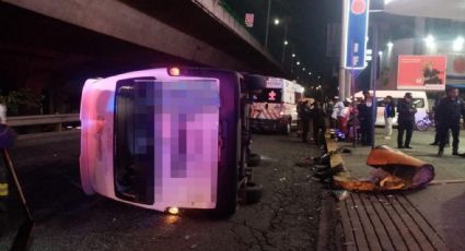 VIDEO: Nueve heridos tras fuerte accidente volcadura en Tlalnepantla: chofer de combi iba chateando