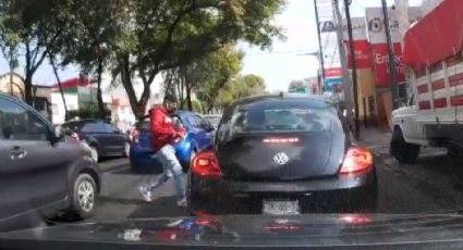 VIDEO: Captan modus operandi de asaltantes en División del Norte, Coyoacán; aprovechan los semáforos