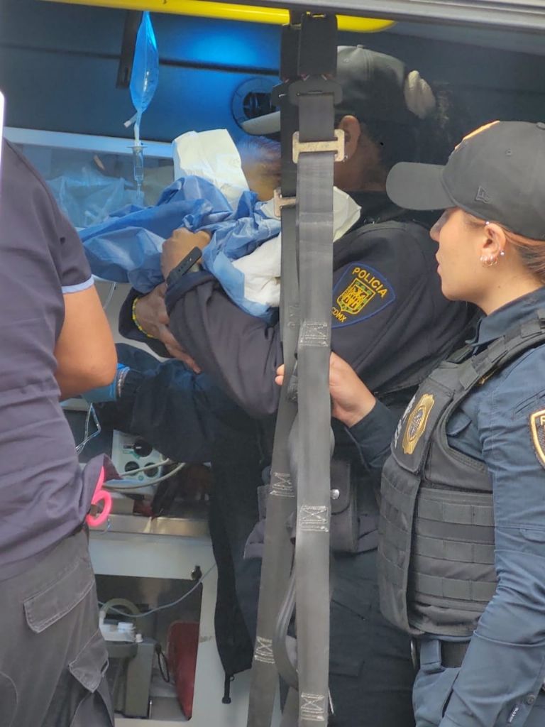 Nace bebé en el tráfico de la CDMX