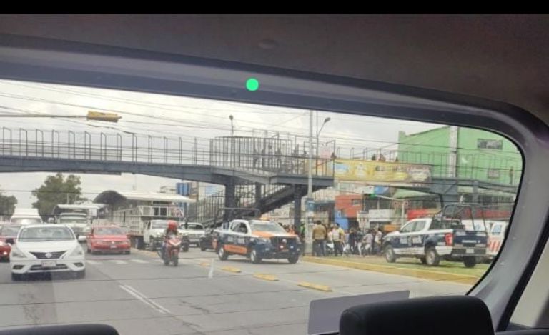 Golpean a policías en Ecatepec