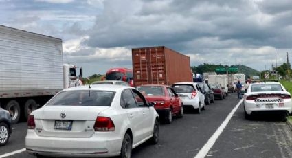 VIDEO: Automovilistas denuncian asalto masivo en la autopista Puebla-Orizaba; Policía dice, es falso