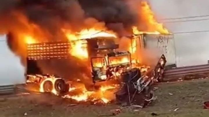 Imágenes fuertes: Conductores mueren calcinados tras carambola en la México-Tuxpan; hay 2 lesionados