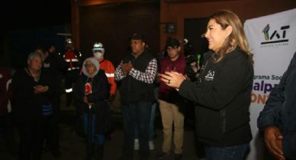 Alfa González entrega apoyos económicos a afectados por Inundaciones En Parres El Guarda en Tlalpan