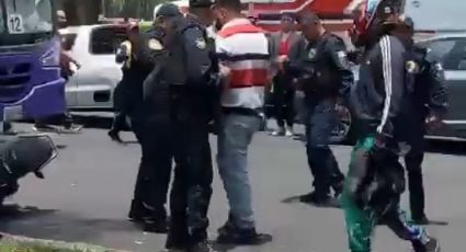 VIDEO: Policías arman la campal contra motociclista drogado en la alcaldía Venustiano Carranza