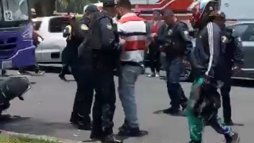 VIDEO: Policías arman la campal contra motociclista drogado en la alcaldía Venustiano Carranza