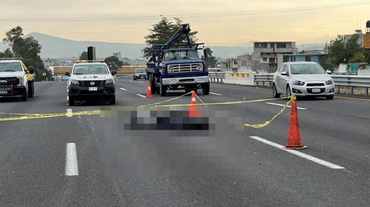 Tragedia en Tecámac: Motociclista muere tras derrapar en la México-Pachuca; su cuerpo queda regado