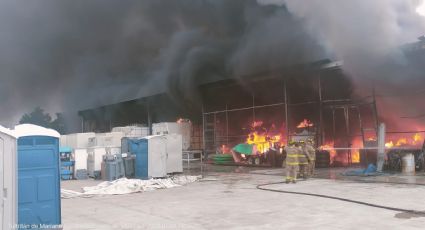 Emergencia en Tultitlán: Se registra incendio de bodega de químicos; no se registran lesionados