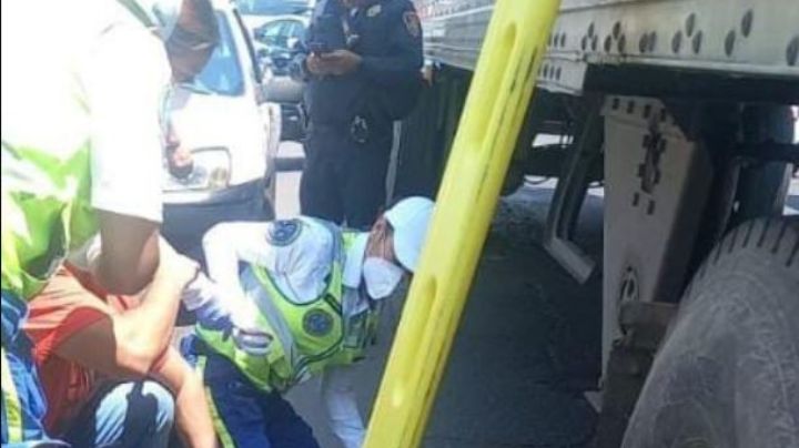 Tráiler atropella a abuelito en la alcaldía Gustavo A. Madero: El hombre queda debajo de la unidad