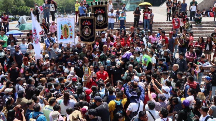 Máscaras y cabelleras recorren la CDMX: Luchadores de la AAA realizan peregrinación a la Basílica