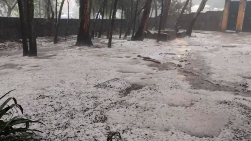 Impresionante tormenta 'azota' la Magdalena Contreras, granizo tiñe de blanco la zona