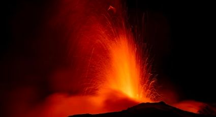 Alerta en Italia: Volcán Etna entra en erupción otra vez; cesa operaciones en el aeropuerto