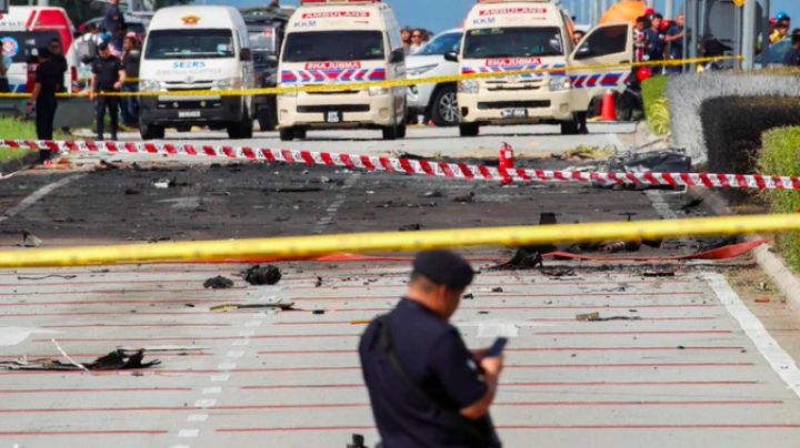 FUERTE VIDEO: Jet privado se estrella en carretera de Malasia; saldo es de 10 muertos