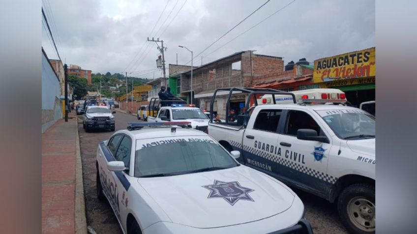 Miembros del CJNG asesinan a balazos a dos policías mientras comían en Zitácuaro