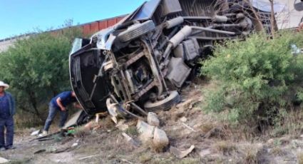 VIDEO: Camión de pasajeros trata de ganarle el paso al tren; tras choque, hay 6 muertos y 11 heridos