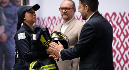 Día del Bombero 2023: La CDMX entrega 100 uniformes equipados con nanotecnología