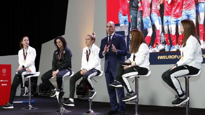 RFEF habría inventado palabras de Jenni Hermoso para justificar beso de Luis Rubiales