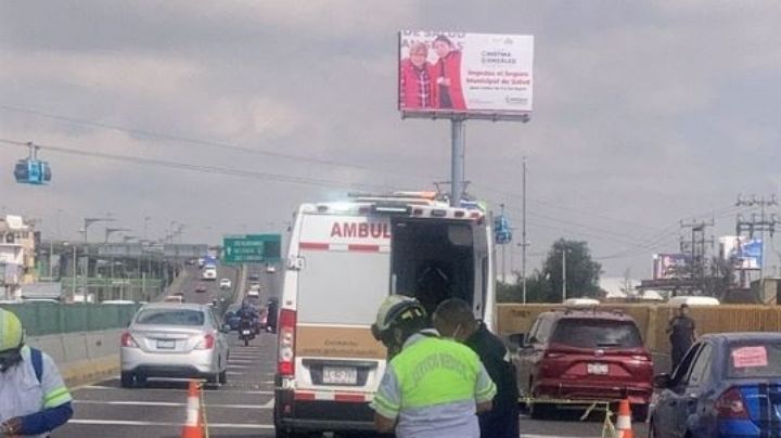 Hombre se arroja de puente peatonal en la autopista México-Puebla; habría sido asaltado