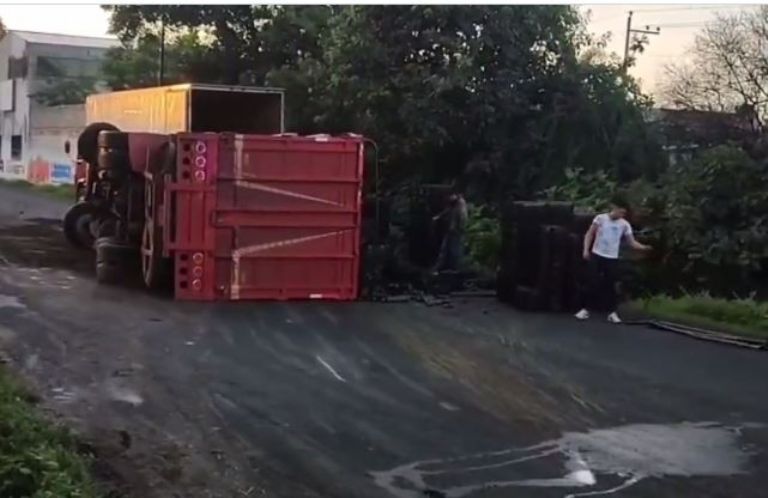 Volcadura en la México-Puebla