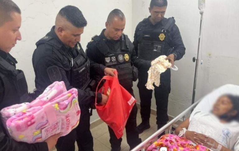 Nacen gemelos en patrulla de la CDMX