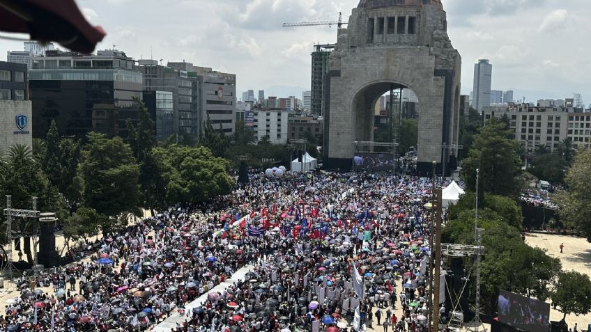 Adán Augusto envía fuerte mensaje a las 'corcholatas' en el Monumento a la Revolución