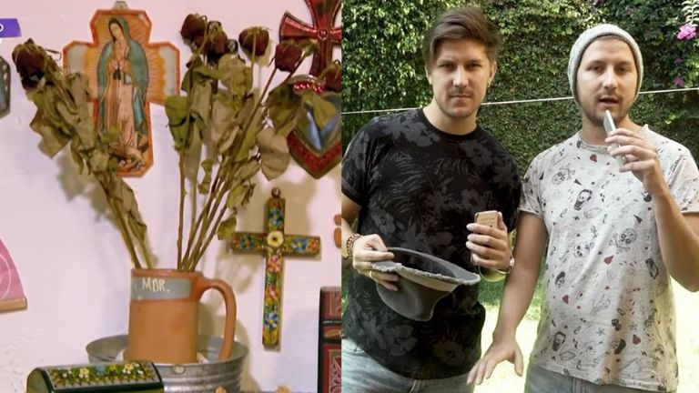 Hijos de Matilde le dieron unas flores que ella aún conserva