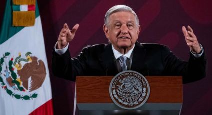 AMLO defiende nuevos libros de la SEP y responde a críticas: "Ven comunistas por todos lados"