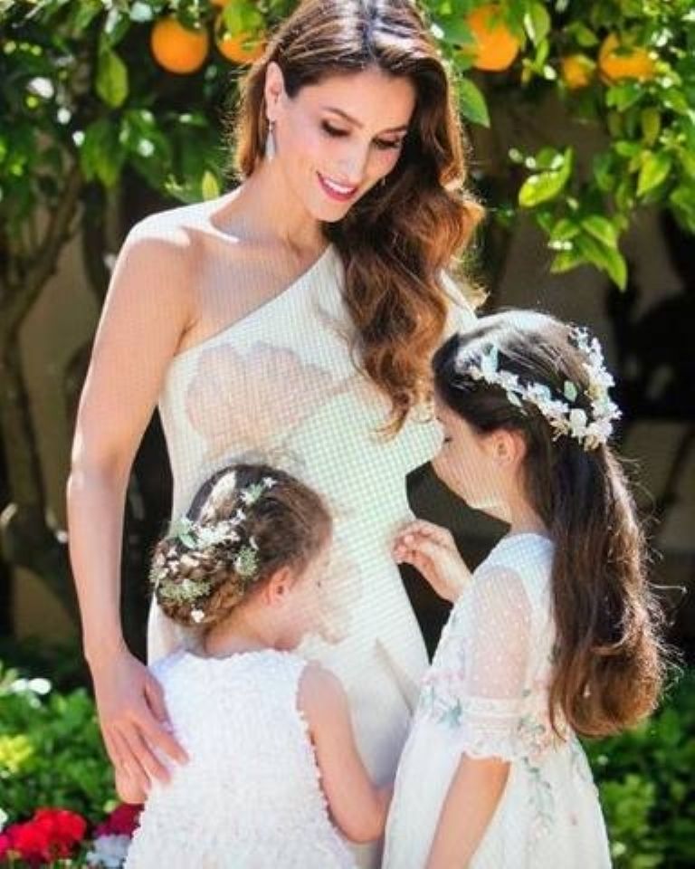 Paloma Cuevas y sus hijas