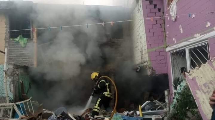 Explosión en Nezahualcoyotl: Cuatro viviendas quedan inhabitables; Protección Civil revisa la calle
