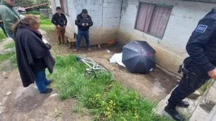 Tragedia en Edomex: Niño muere al estrellar su bicicleta contra el muro de una casa; no supo frenar