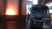 (VIDEO) Caos en Periférico Sur: Camión de pasajeros se incendia cuando estaba en servicio