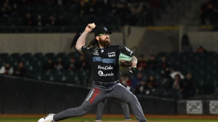 Algodoneros de Guasave rinde homenaje a Matt Pobereyko con nuevo jersey