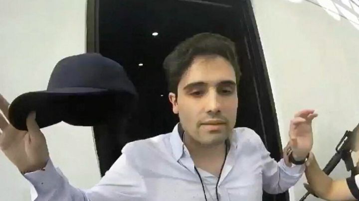 Difunden FOTO INÉDITA de Ovidio Guzmán preso en Chicago; ¿Cuál es su semblante?