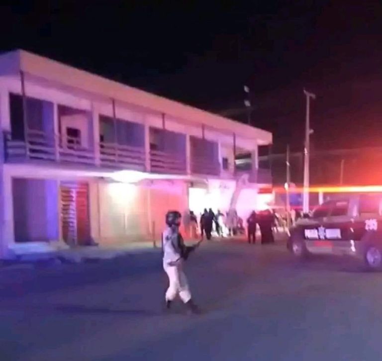 Matan a dos hombres en barbería de Ciudad Obregón