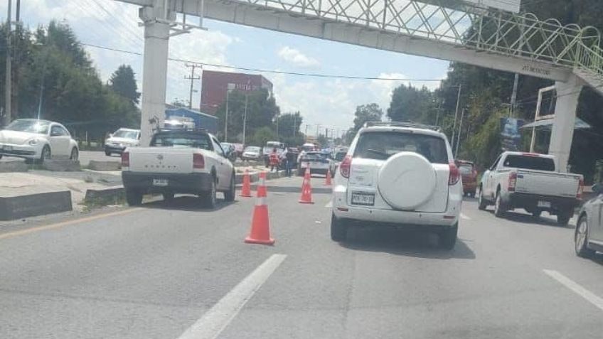 VIDEO: Captan a delincuentes armados mientras asaltan a un automovilista en Metepec