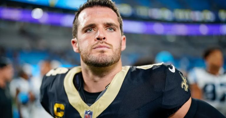 Derek Carr en la lista de los más guapos de la NFL