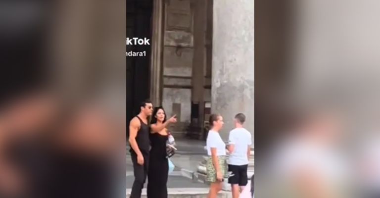 Eiza González pasea en Roma con Mario Casas