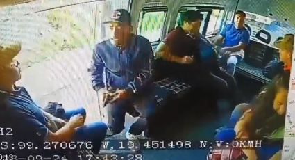VIDEO: Captan violento asalto con pistola en una combi de transporte público en Naucalpan